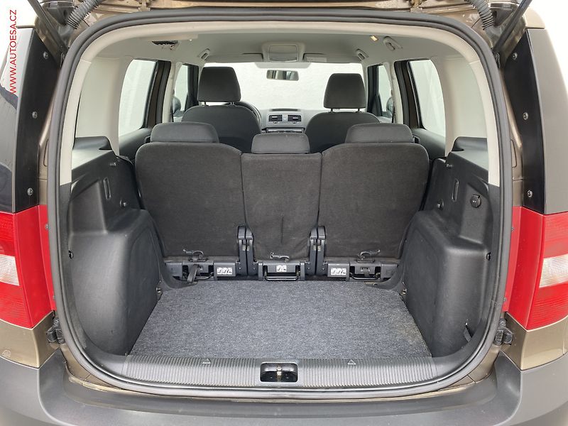 Škoda Yeti (2012) 1.2 TSi, AC, výhřev sed - fotka 7 z 16