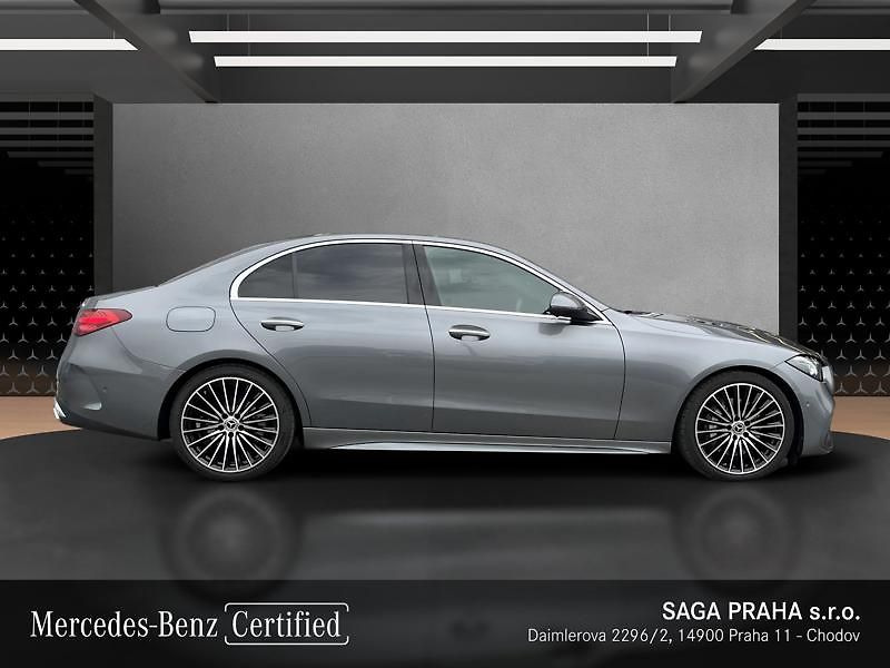 Mercedes-Benz Třídy C C-Třída 220 d 4MATIC AMG Editi - fotka 3 z 21