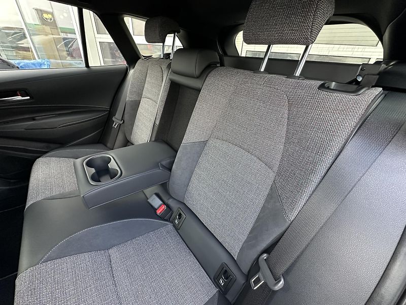 Toyota Corolla (2025)  TS 1.8 HEV STYLE - fotka 9 z 13