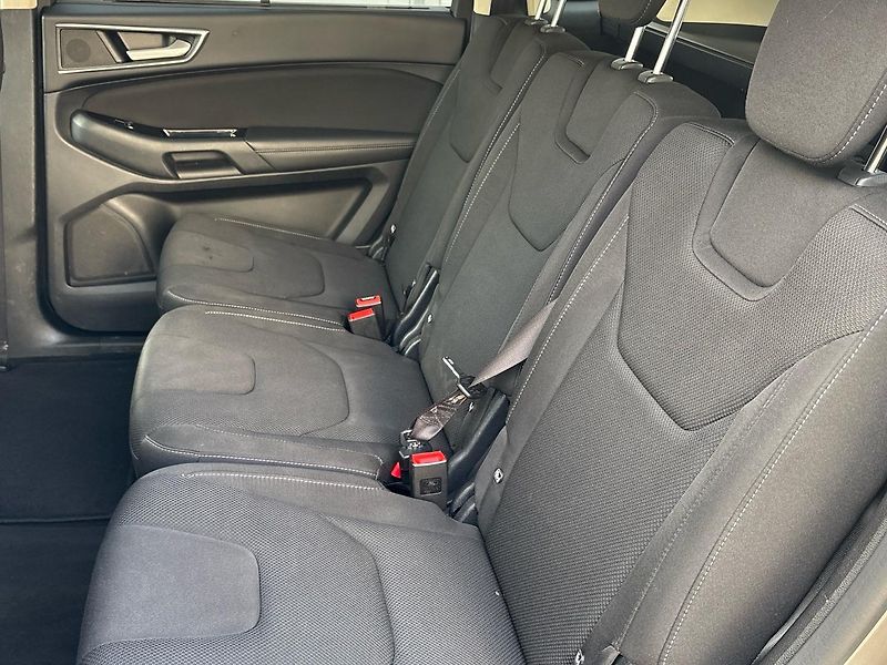 Ford S-MAX (2016) 2.0 TDCi Titanium EAT6 4x4 - fotka 7 z 49