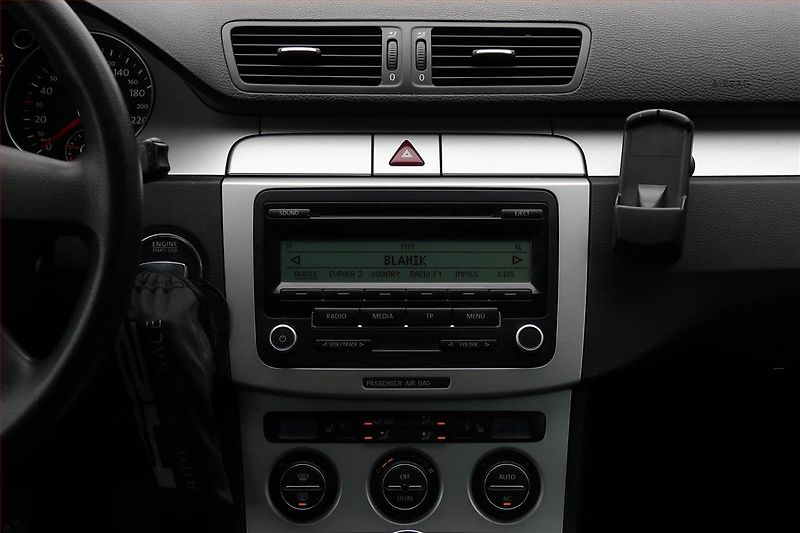 Peugeot 5008 (2013) 2.0 BlueHDi, Navi, Tempomat - fotka 8 z 12