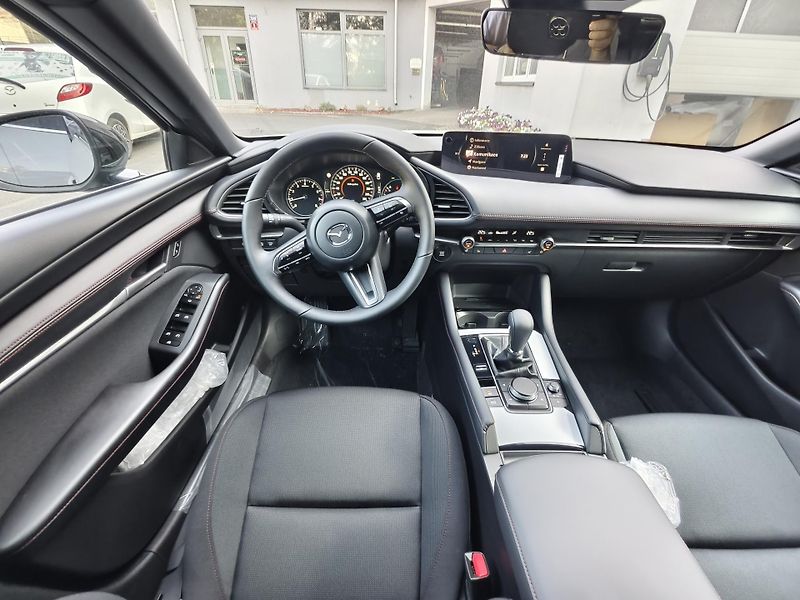 Mazda 3 (2026) 2.5i new. HOMURA 2027 - fotka 13 z 13