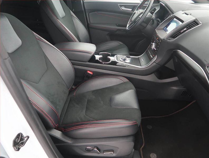 Ford S-MAX (2022) Titanium Hybrid - fotka 9 z 24