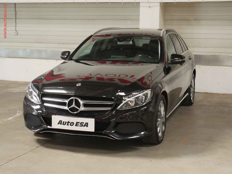 Mercedes-Benz Třídy C (2018) 2.2CDi C220, 2.maj, AT, navi - fotka 3 z 22