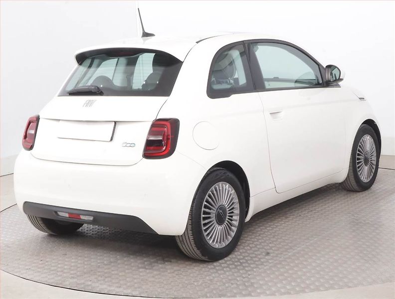 Fiat 500e (2021) 42 kWh, SoH 93%, Automat - fotka 5 z 20