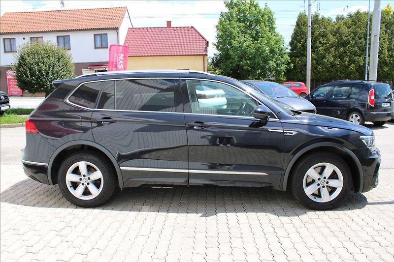 Volkswagen Tiguan Allspace 2,0 TSI ALL 4M DSG R-LINE TOP - fotka 3 z 10