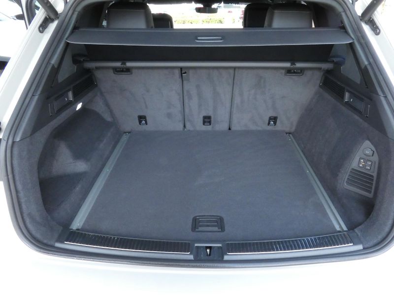 Volkswagen Touareg (2024) R-Line 3.0 TDI - NEZ.TOPENÍ - fotka 15 z 30
