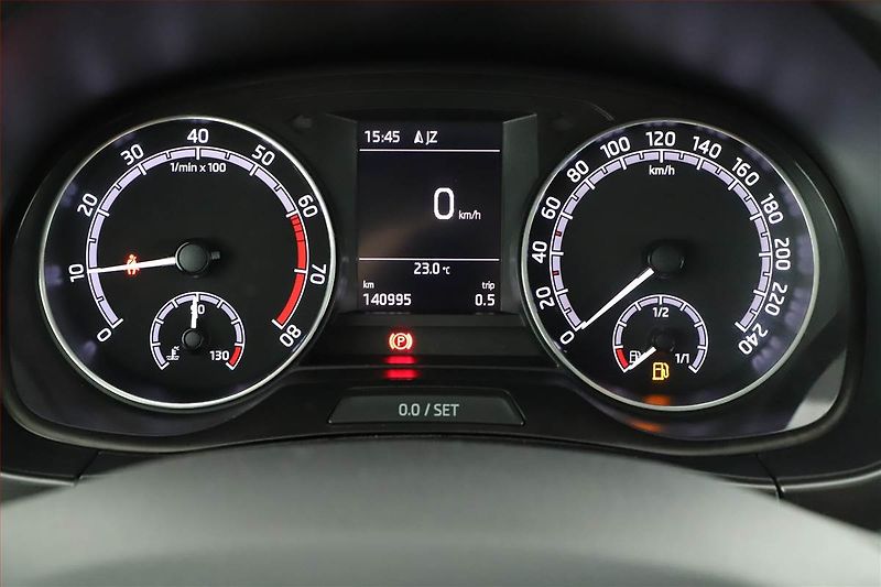 Škoda Fabia (2019) Style 1.0 TSI, Navi, Tempomat - fotka 11 z 19