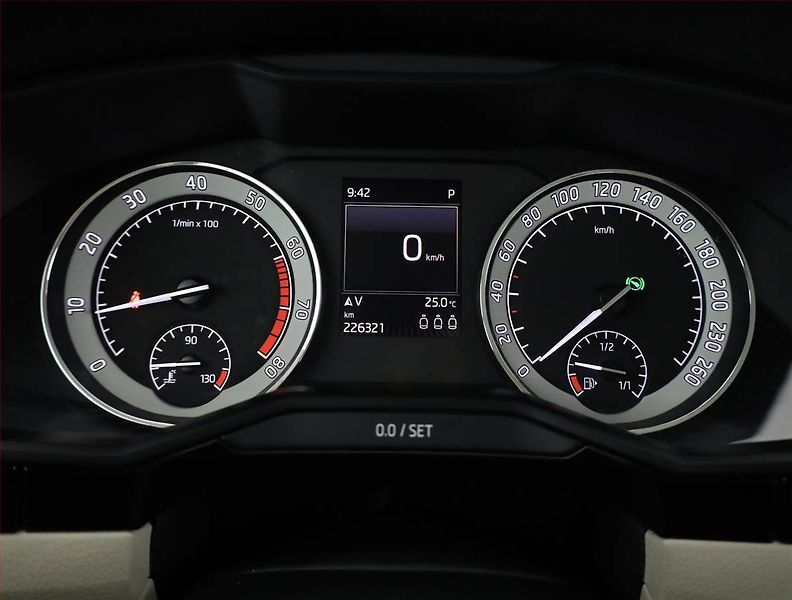 Škoda Superb (2015) Laurin&Klement 2.0 TSI, 4X4 - fotka 9 z 21