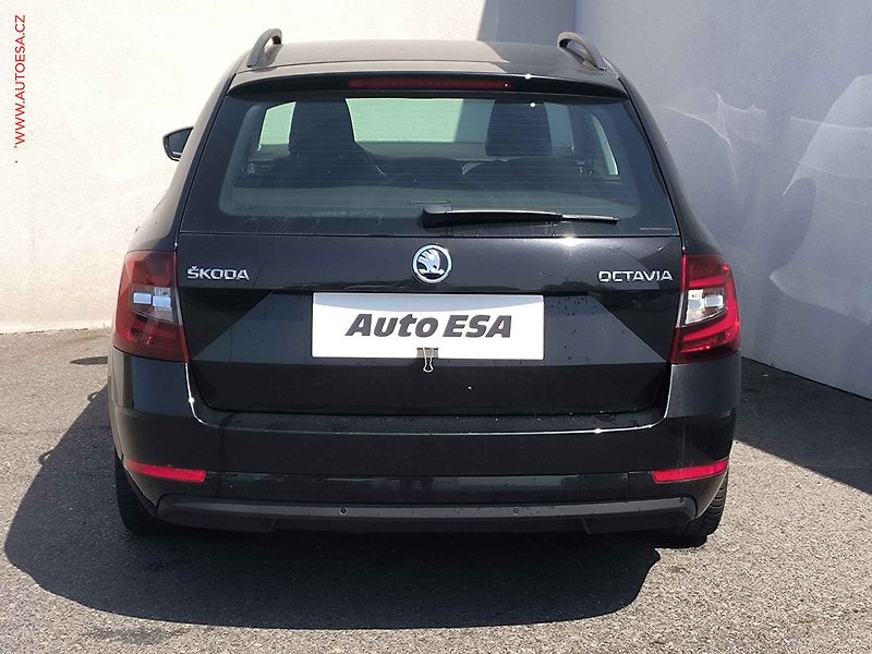 Škoda Octavia (2018) 1.6TDi, ČR, Style, DSG, LED - fotka 5 z 22