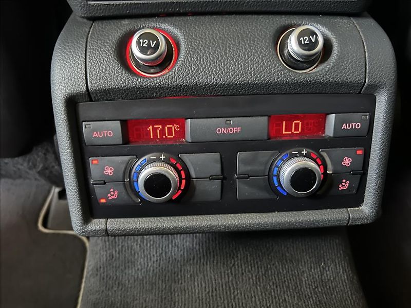 Audi Q7 3,0 TDi QUATTRO 7-MÍST - fotka 32 z 34