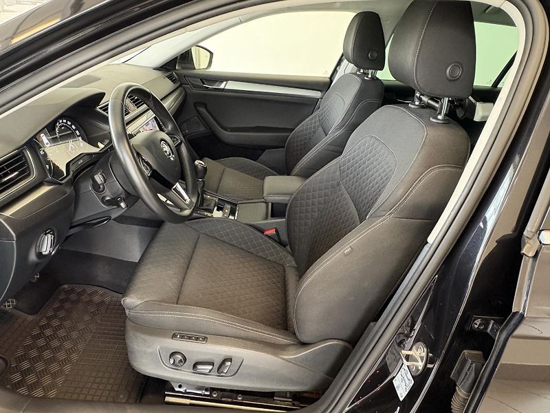 Škoda Superb Combi 1.6 TDI STYLE 88 kW M6F - fotka 9 z 30
