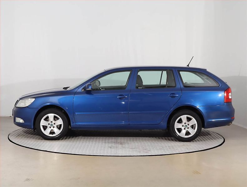 Škoda Octavia (2012) Elegance 2.0 TDI, Serv.kniha - fotka 3 z 20