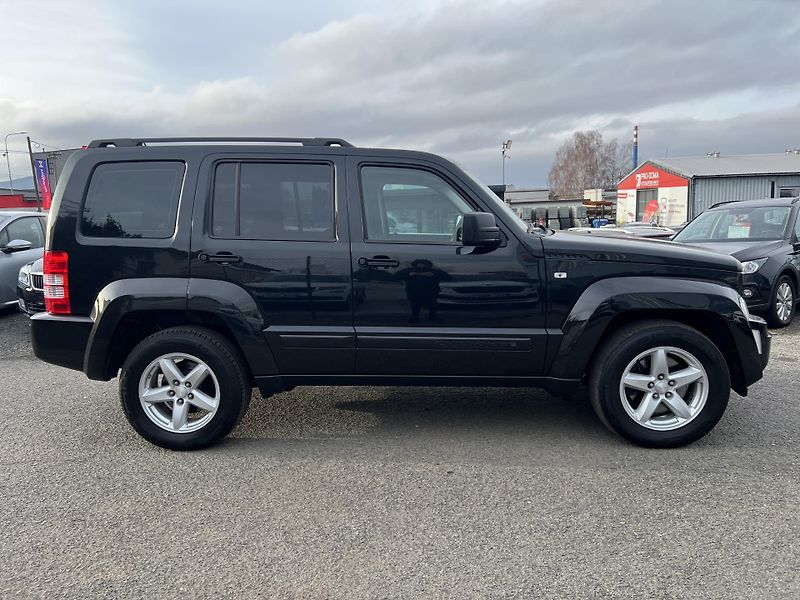 Jeep Cherokee 2.8CRD MANUÁL 6.R.ST. KLIMA - fotka 8 z 38