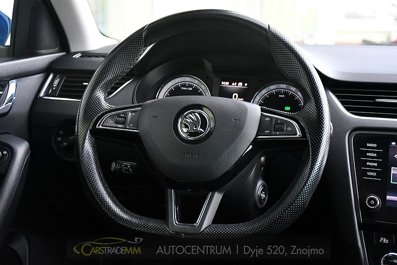 Škoda Octavia 1,6 TDI DSG STYLE & DYNAMIC - fotka 28 z 53