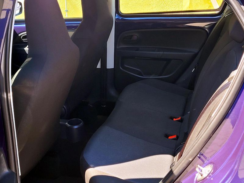 Škoda Citigo MPi 1.maj,SERV.KNIHA,jen 44tkm - fotka 15 z 35