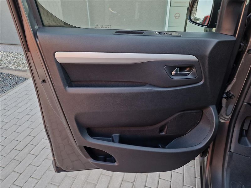 Toyota ProAce Verso 2.0 D-4d 106kw L2 Shuttle, ČR - fotka 38 z 50