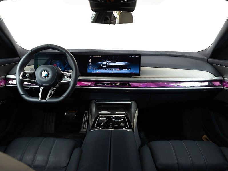 BMW Řada 7 740d xDrive Sedan - fotka 12 z 25