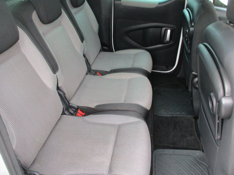 Peugeot Partner (2010) 1,6 - fotka 7 z 10