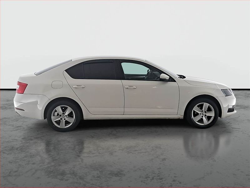 Škoda Octavia (2018) Ambition 1.6 TDI, Serv.kniha - fotka 6 z 16