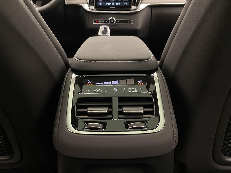 Volvo XC90 (2026) T8 AWD Plug-in BRIGHT ULTRA - fotka 76 z 76