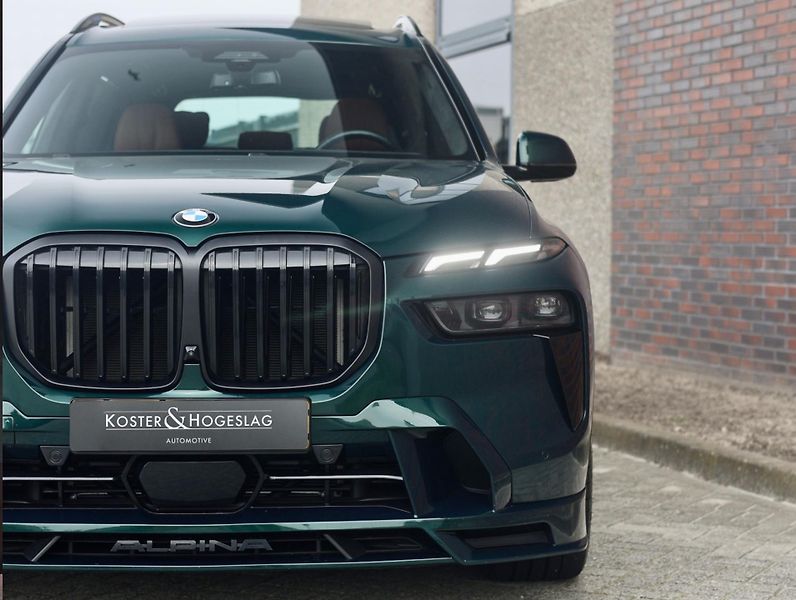 BMW X7 (2023) ALPINA XB7 4.4 V8 Skylounge - fotka 9 z 52