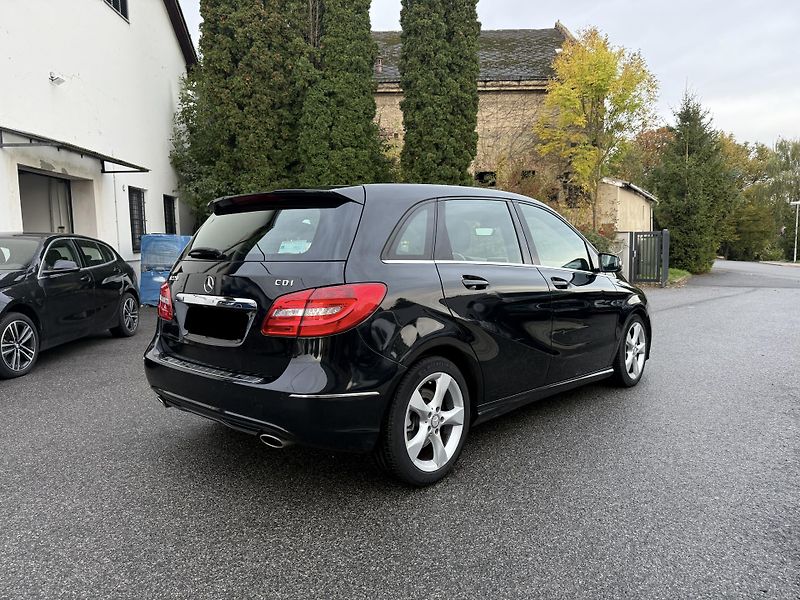 Mercedes-Benz Třídy B 220 CDI 125kW - fotka 6 z 22