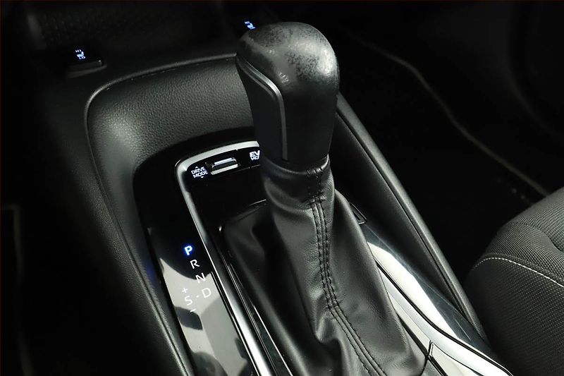 Toyota Corolla (2022) 2.0 Hybrid - fotka 14 z 18