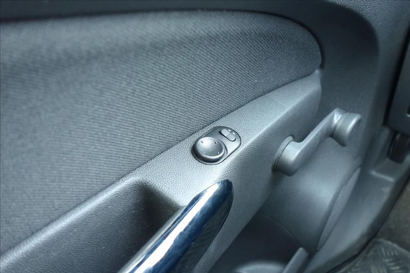 Opel Corsa 1,2 i, ČR, SERVIS.KN., KLIMA. - fotka 26 z 33
