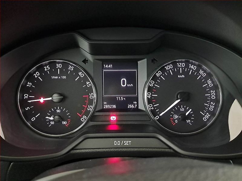 Škoda Octavia (2014) Elegance 2.0 TDI, Tempomat - fotka 10 z 15