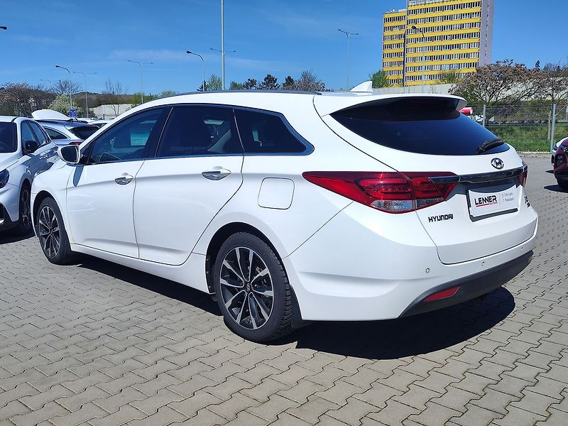 Hyundai i40 1.6 CRDi/100kW Success DCT - fotka 7 z 39