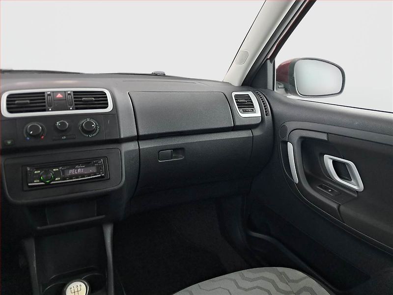 Škoda Fabia (2009) 1.2 12V, nová STK, Tažné - fotka 8 z 15