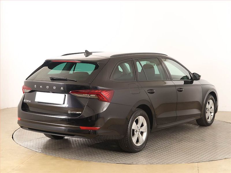 Škoda Octavia (2023) Style 2.0 TDI - fotka 5 z 19