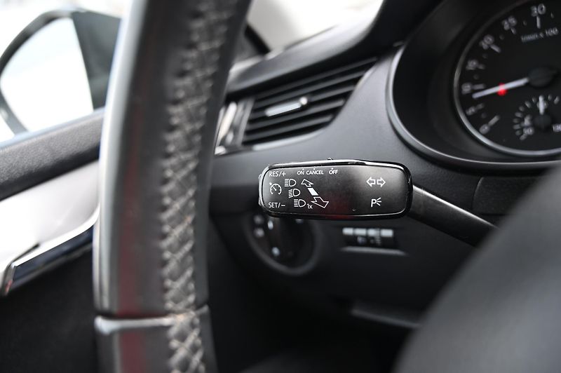 Škoda Octavia 1.6TDI 66KW Active 8/2015 - fotka 14 z 28