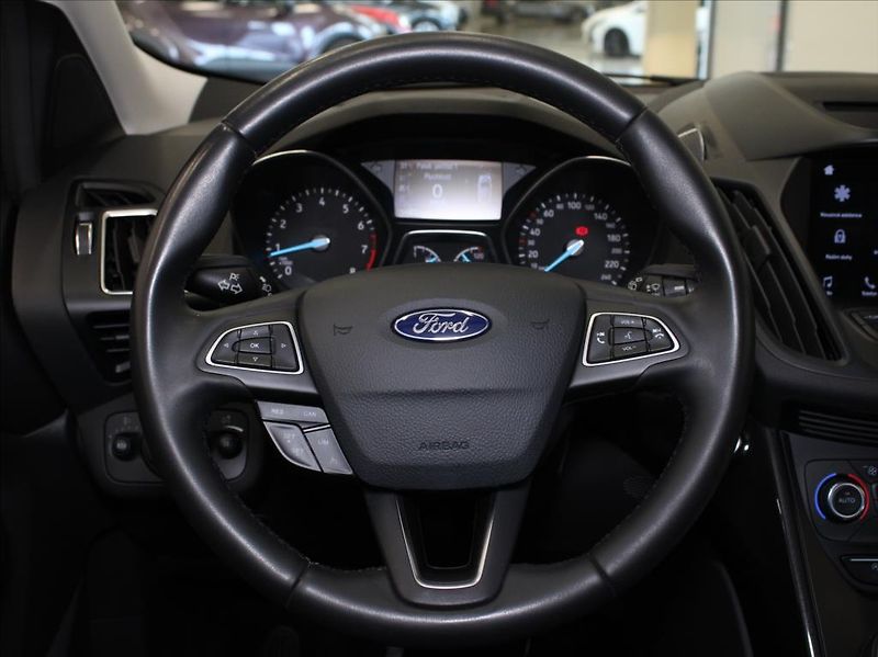 Ford Kuga 1,5 EB 110kW 54tkm. 1.maj.ČR - fotka 9 z 20