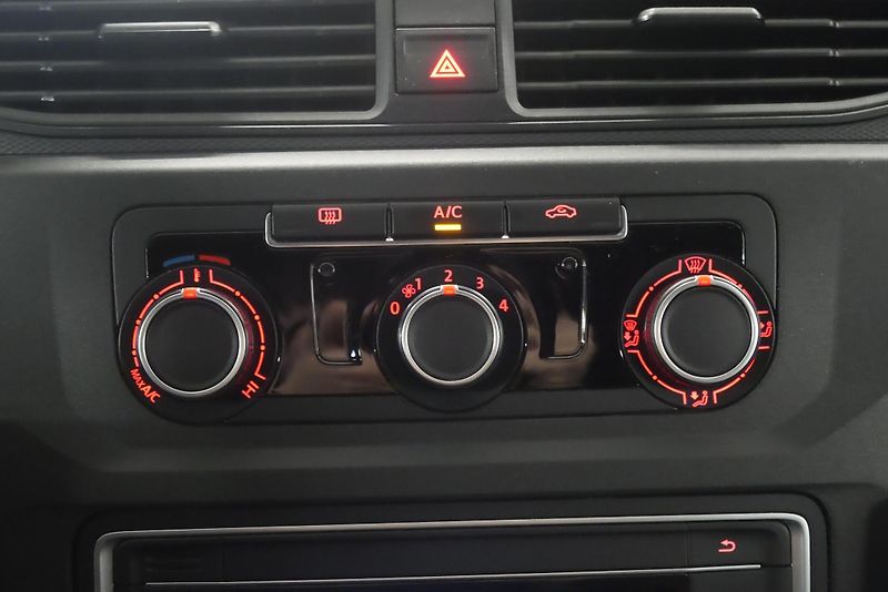 Volkswagen Caddy - fotka 19 z 23