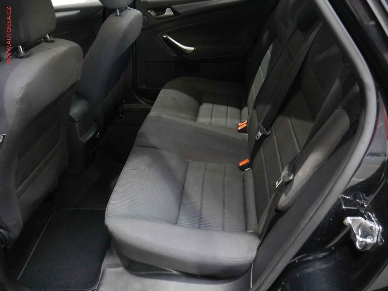 Ford Mondeo (2013) 2.0 TDCI, AT, Klima - fotka 10 z 18