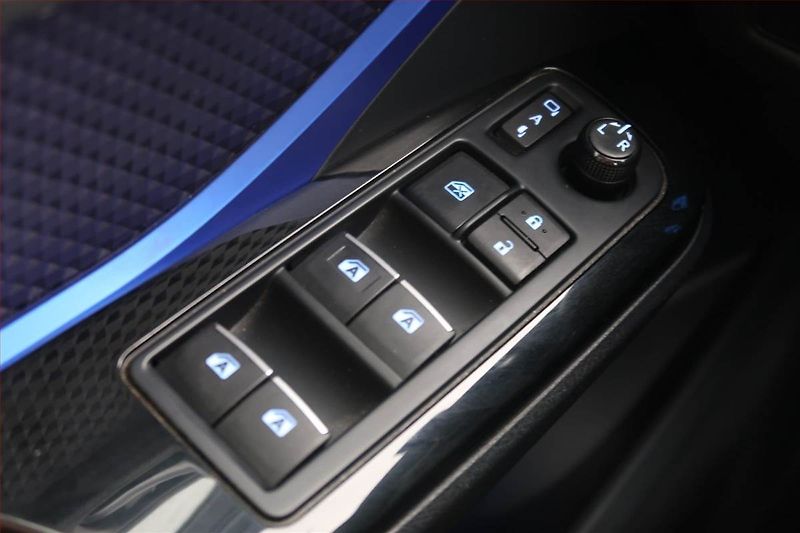 Toyota C-HR (2017) 1.8 Hybrid, Automat - fotka 16 z 20
