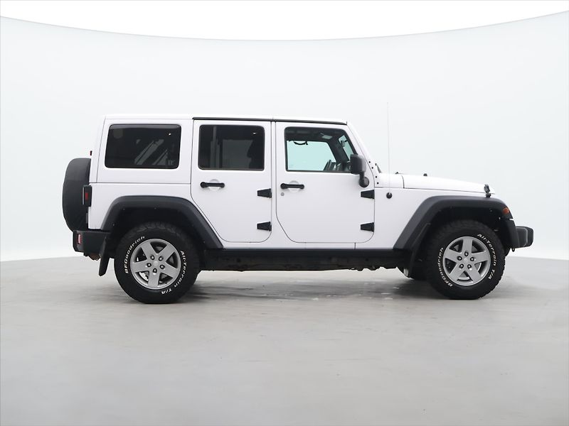 Jeep Wrangler 2,8 CRD 147 kW Unlimited Sport - fotka 8 z 33