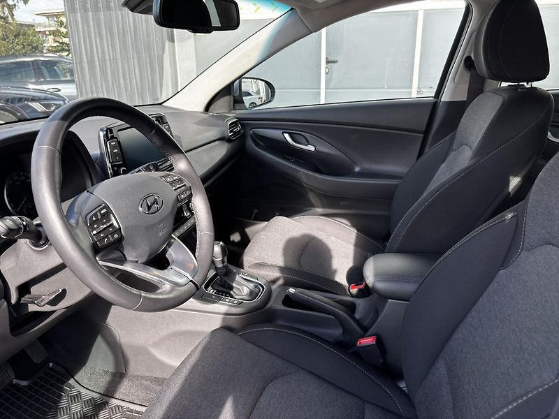 Hyundai i30 (2023) Kombi Smart 1.5 T-GDI MHEV - fotka 10 z 12