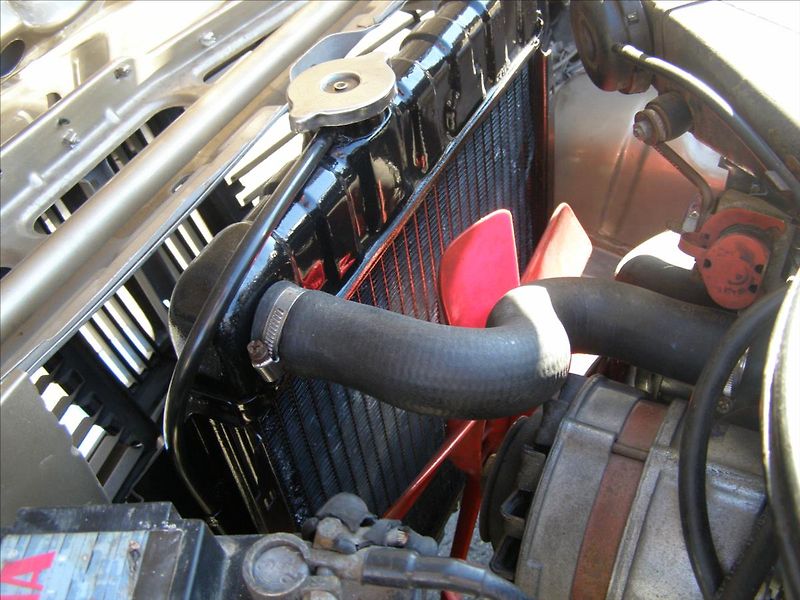 BMW Řada 3 1,8 - fotka 23 z 28