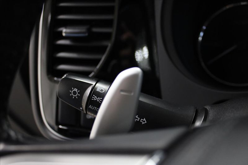 Mitsubishi Outlander 2,0 i Plus 4x4 PHEV Hybrid - fotka 20 z 35