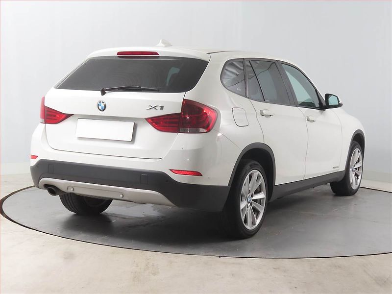 BMW X1 (2013) xLine sDrive20d, 4X4, Automat - fotka 5 z 14