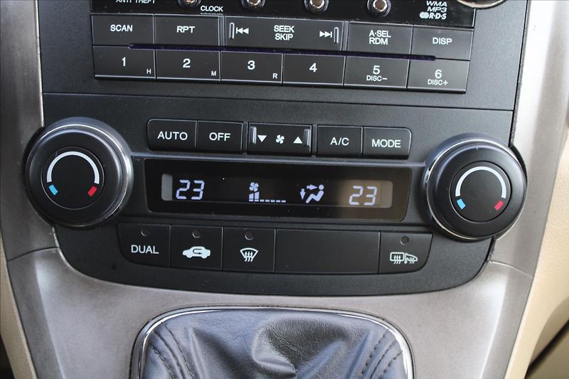 Honda CR-V 2,2 CTDi  ČR,4x4,ELEGANCE - fotka 12 z 22