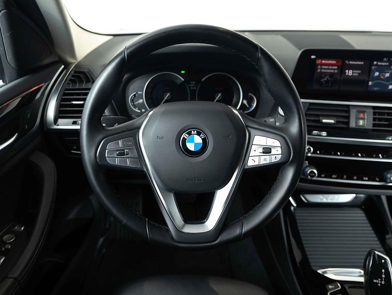 BMW X3 xDrive20d - fotka 13 z 21