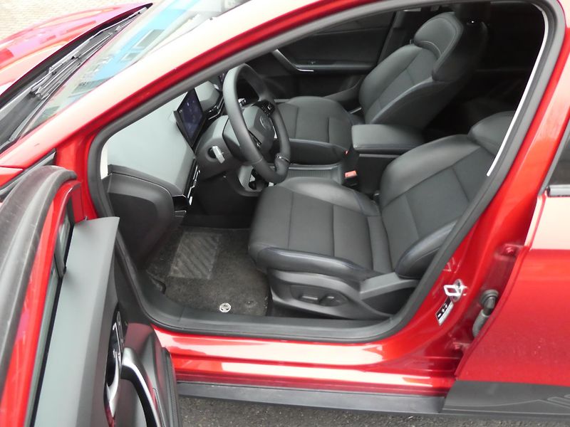 MG MG4 ELECTRIC 180kW navigace  - fotka 10 z 17