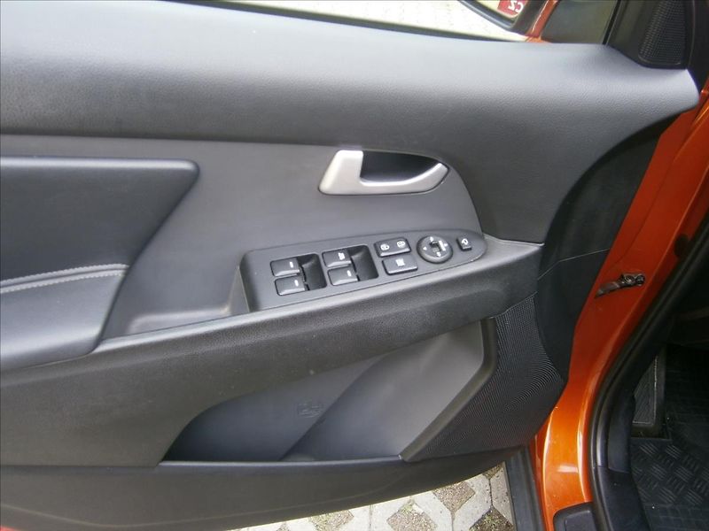 Kia Sportage 1,6 GDi 99 KW - fotka 11 z 14