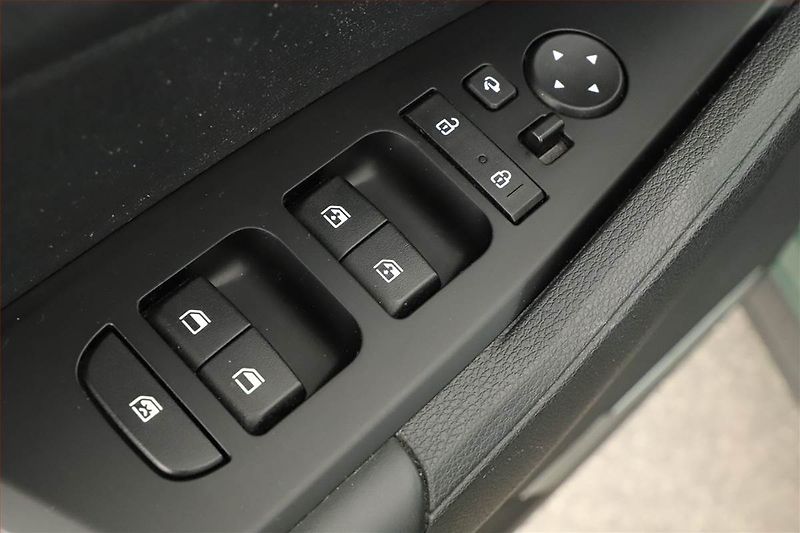 Kia Sportage (2022) 1.6 T-GDI - fotka 9 z 20