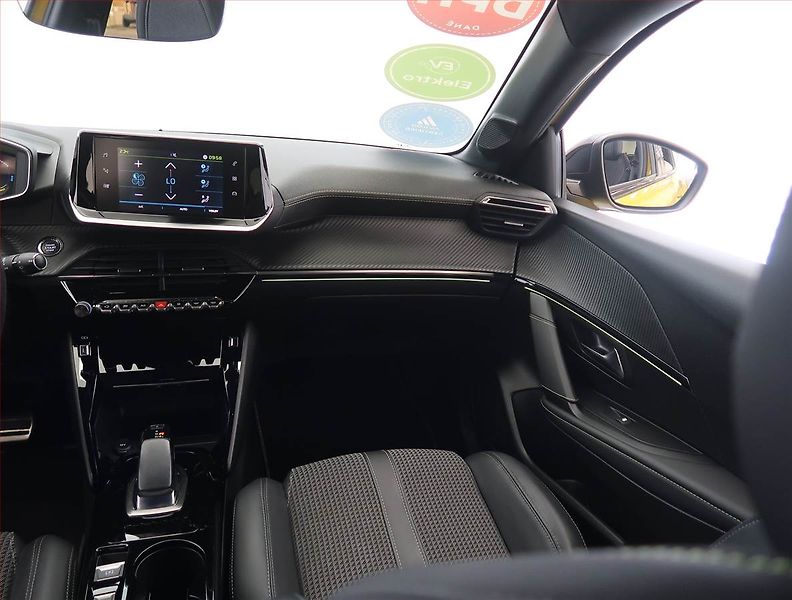 Peugeot 208 (2020) 50 kWh, SoH 84%, Automat - fotka 8 z 26