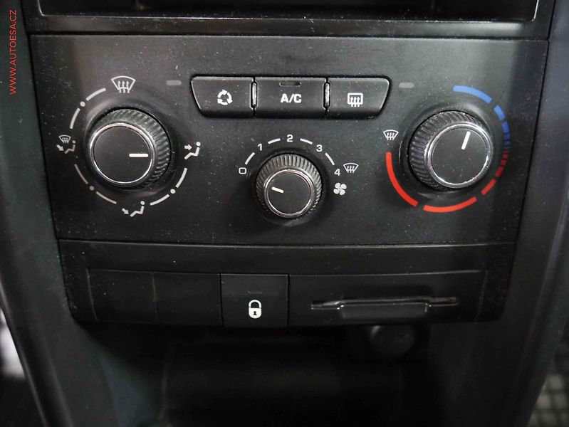 Peugeot 207 (2010) 1.4 HDi, 2.maj, AC - fotka 14 z 16